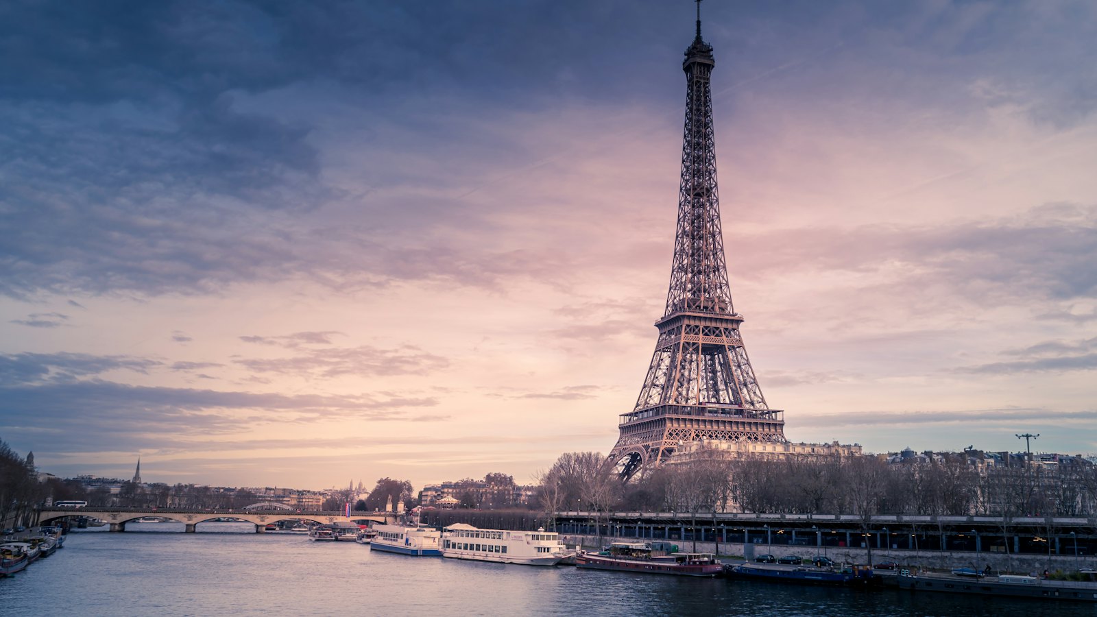 Flying to France: a travel guide